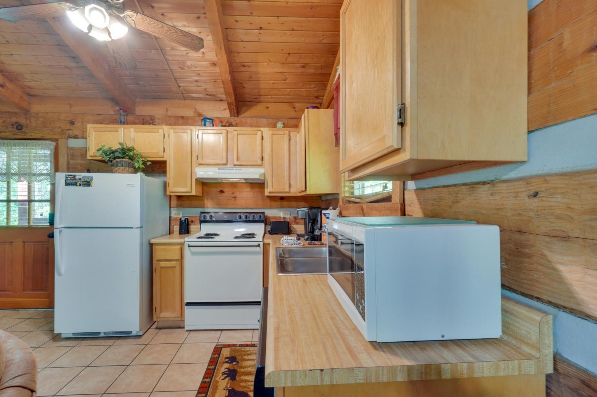 Gatlinburg Cabin With Hot Tub About 6 Mi To Downtown! Extérieur photo