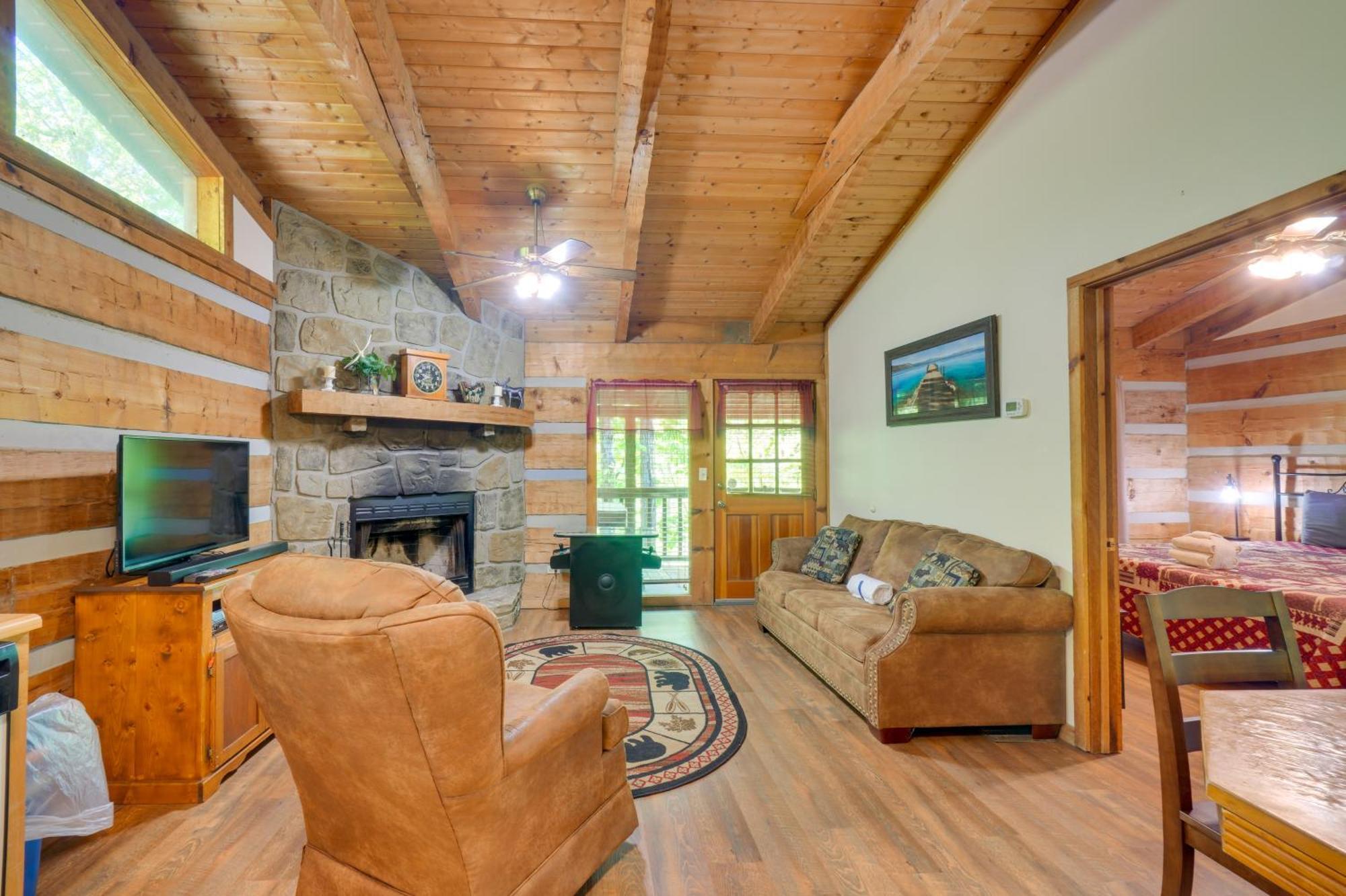 Gatlinburg Cabin With Hot Tub About 6 Mi To Downtown! Extérieur photo