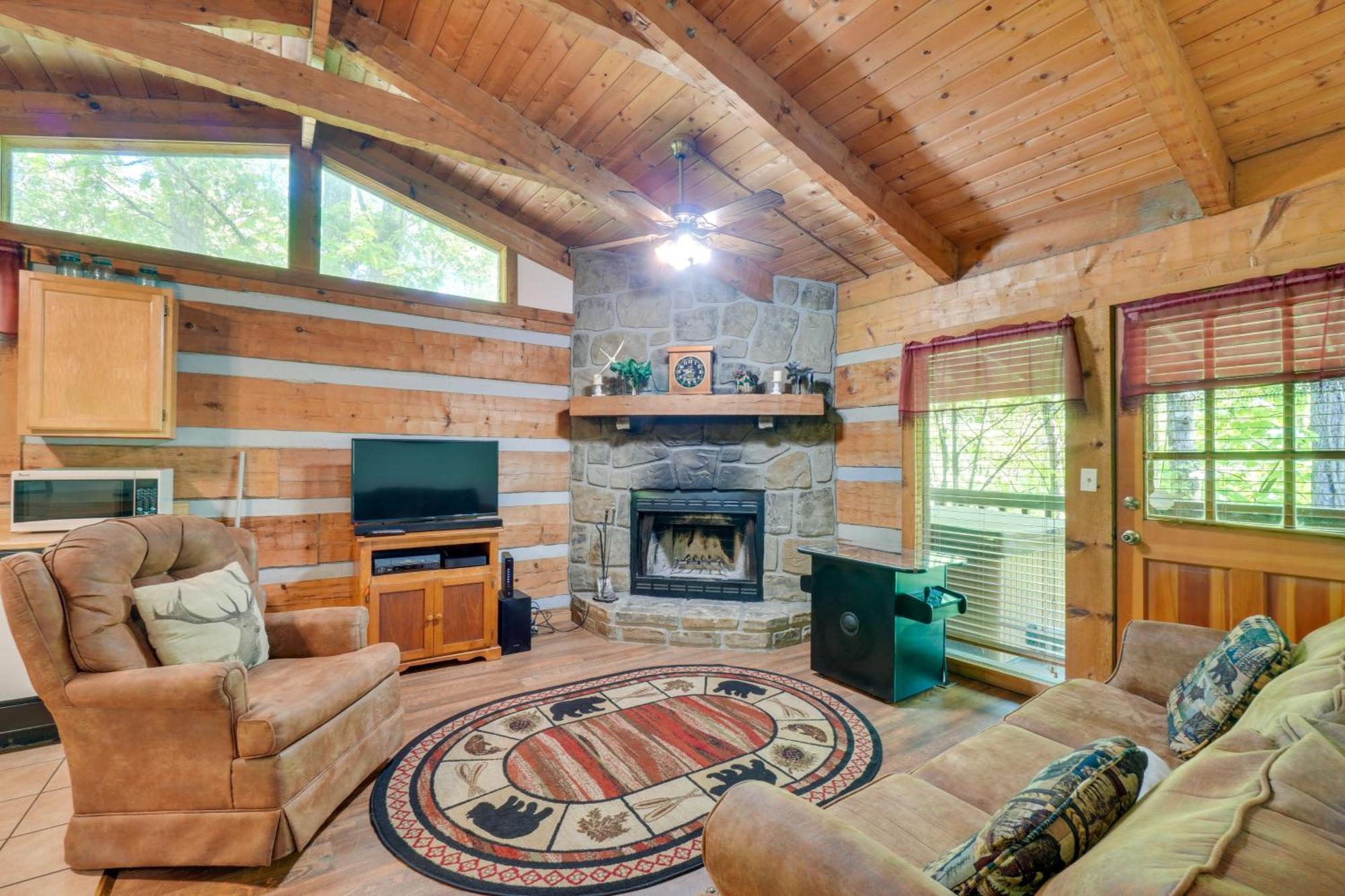 Gatlinburg Cabin With Hot Tub About 6 Mi To Downtown! Extérieur photo